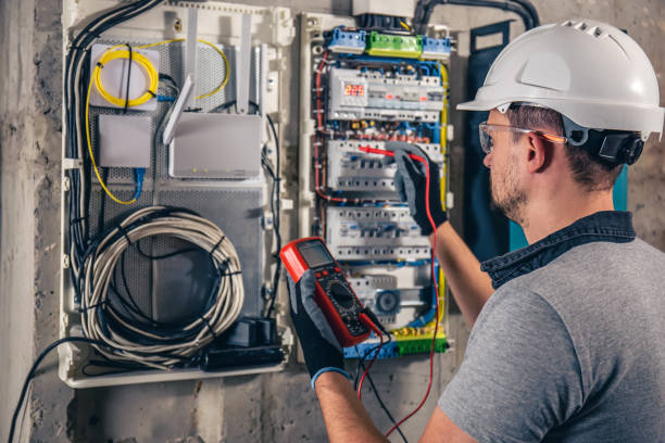 Best Commercial Electrician Services  in South Bend, WA